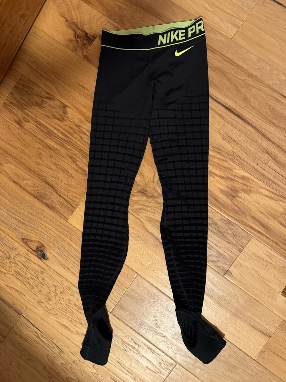 Nike women's Black Grid-Texture Leggings